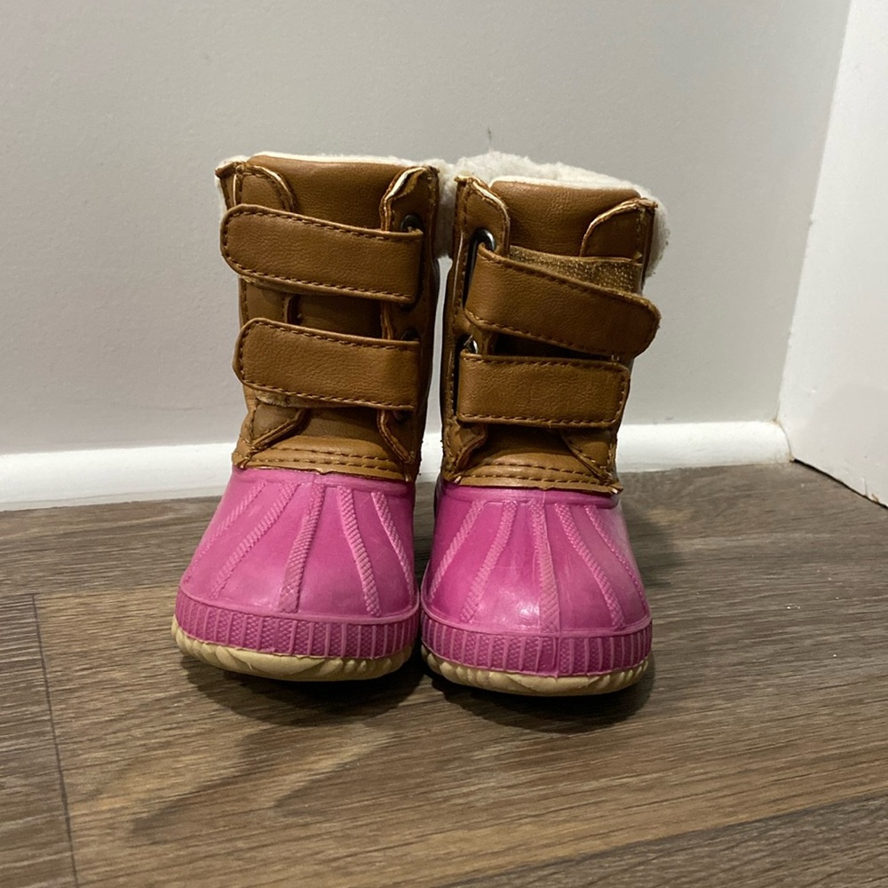 Gap insulated kids duck boot pink/brown 5/6T